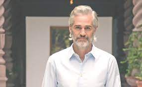 August 4, 2021 mexican actor juan pablo medina, known for his role as diego in the netflix series la casa de las flores, was admitted to a hospital emergency due to a thrombosis. Ct1ao335o06pym