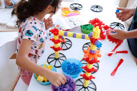 Juegos mecánicos para niños son una especie de atracciones de feria que se diseña especialmente para los niños. 15 Juegos Stem Para Aprender Jugando Creciendo Con Montessori