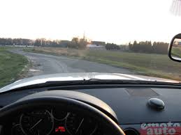 La plus puissante ne se justifie d'ailleurs guère, vu. Sons Et Photos Essai Mazda Mx5 1 8 Mzr 126 2010 Terre D Asphalte