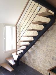 Cours De Menuiserie Jeudi 9 Avril 2020 Escalier Design Escalier Contemporain Escalier Metallique