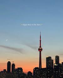 Tara. Kaunsa Tara? Kis manzil ka? Kya chakkar hai? Kahan chala hai dil ka  rasta bin kadmon ke? Door khadi sapnon ki malika, hai thodi na yaar, Mirage  hai, jo desert mein