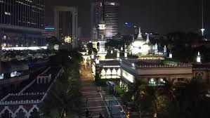 Sementara wita memiliki waktu yang sama dengan malaysia. Ini Bedanya Ramadhan Di Malaysia Dengan Indonesia
