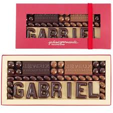 Boite De Chocolats Personnalisee Pour Un Anniversaire Chocolat Original Boutique De Chocolat Boite Chocolat Chocolat Personnalise