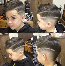 Alerta De Fofura Corte De Cabelo Infantil Na Barbearia Corte de cabelo masculino com desenho passo a passo. corte de cabelo infantil na barbearia
