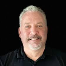 Alex Maus's Instagram, Twitter & Facebook