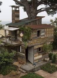 Maison Autour De L Arbre Maison Dans Les Arbres Maisons Insolites Et Cabane Bois
