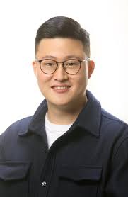 Max Kim's Instagram, Twitter & Facebook