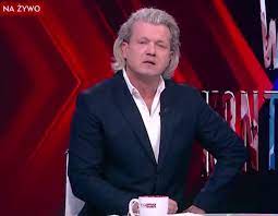 Publiczny nadawca uznał, iż blaknąca nieco gwiazda młodych wilków, jest idealnym kandydatem, by prowadzić program w tvp. Jaroslaw Jakimowicz W Tvp Info O Posadzeniu O Gwalt Nie Zniszczycie Mi Zycia Wsparcie Od Widzow Jest Przeolbrzymie