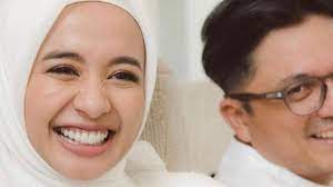 Unknown and private father of private; Laudya Cynthia Bella Engku Emran Divorced Metrotv