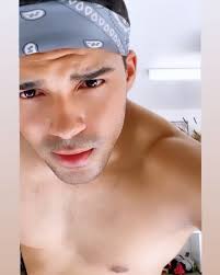 I wanna get super crazy buff for #SpookySZN and hit every pumpkin patch &  haunted house there is to celebrate my favorite holiday 🧜🏾‍♂️🎃👻  #HypedForHalloween