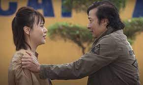 Nhờ tài nấu ăn vừa đủ dùng, nữ chính nhanh chóng ghi điểm tuyệt đối trong mắt nhị vị phụ huynh. 8zqkgcxi Lkorm