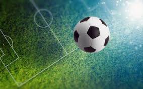 It is also used by the blue devils american football team, and as a concert venue, including a. Fussball Auf Grunem Fussballfeld Fototapete Fototapeten Meisterschaft Entsprechen Beleuchtung Myloview De