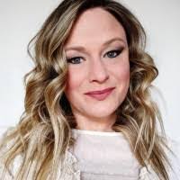 Carrie Parks's Instagram, Twitter & Facebook