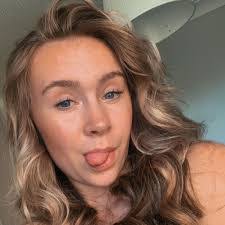 Jasmine Newton's Instagram, Twitter & Facebook