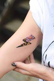 A Top Tattoo Artist In Nyc Reveals The Ink Worth Pinning This Year Tiny Tattoos For Women Top Tattoos 2020 Tattoo Trends