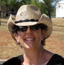 Kelly Gentry's Instagram, Twitter & Facebook