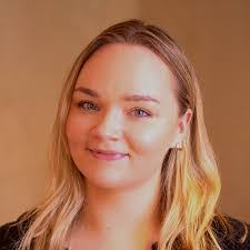 Ashley Rueckert's Instagram, Twitter & Facebook