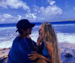 O affair entre os dois estaria ainda no início, principalmente pela modelo e atriz brasileira, de 31 anos, ter largado um longo relacionamento há um mês. Yasmin Brunet Se Declara Para Gabriel Medina Em Ferias Romanticas Nas Maldivas