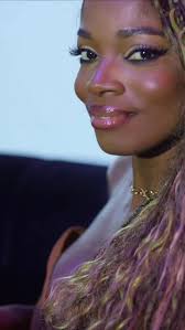 I love sharing new scents with people who genuinely fall for the fragrances  🥂 #vivamor #fragrance #perfume #review