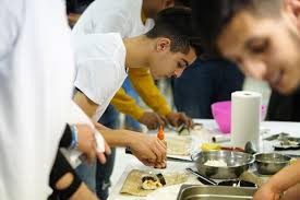 Objetivos al matricularte en el curso de cocina y gastronomía: La Comunidad De Madrid Ofrece Cursos Y Talleres Para La Insercion Laboral De La Poblacion Inmigrante Comunidad De Madrid