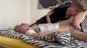 juicy rimming of two sweet twinks