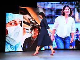 Und die dümmsten sätze kommen nicht von der kanzlerkandidatin, sondern von den fragenden. Seht Her Ich Bin Eine Von Euch Was Ihr Stil Uber Annalena Baerbock Verrat