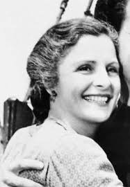 Angela Clarke (American actress) - Wikipedia