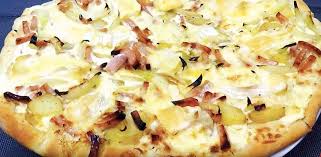 La Pizza Savoyarde Un Veritable Regal La Recette Pizza Savoyarde Recettes De Cuisine Recette