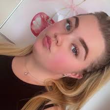 Need some advice we bought a Syrian hamster today and he's in his cage but  keeps making a screaming/ squeaking type of noise any idea what this would  mean ? Or if