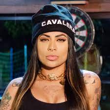 Mc marcelly relata ainda que foi levada à força para uma viagem, sem ter acesso ao próprio celular. Mc Marcelly S Stream