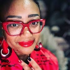 Amanda Heffernan's Instagram, Twitter & Facebook