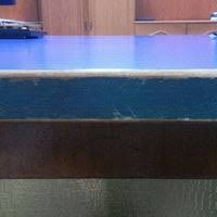 Agak mengejutkan apabila tersebar satu gambar di media sosial yang menunjukkan jalur gemilang telah dipasang secara terbalik di sebuah balai polis simpang lima, parit buntar perak. Balai Polis Gong Badak Police Station
