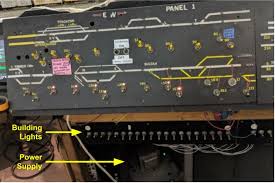 Another kind of connection you might run into is speaker clips. Randall Museum Model Railroad Presentation Automation