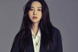 Likewise with the host, the audience in the studio and also at home. Former Aoa Member Mina Takes Legal Action Against Malicious Commenter Soompi