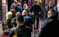 Resultado de imagen para Lo que no puede hacer un portero de discoteca, según la Ley