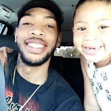 11 years ago today my life changed for the better and I wouldn't be the man  I am today if it wasn't for my daughter. She is truly my world. Help me