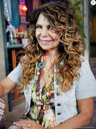 A cantora esteve no salão de um shopping do rio para cuidar dos cabelos: A Cantora Elba Ramalho E Conhecida Por Seus Cachos Marcantes Purepeople