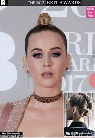 就算CHANEL香奈儿一根140号唇膏都没剩下，在我心里，依然还有很多最牛逼的干燥玫瑰唇釉-搜狐!!!