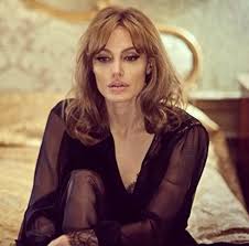 Brad Pitt And Angelina Jolie Movie By The Sea Set By The Sea Angelina Jolie Angelina Golie Promis