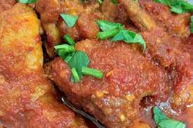 Masukkan ayam masak sambil diaduk hingga ayam berubah warna. Ini Resipi Ayam Masak Merah Paling Sedap
