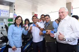 Ini 4 cara untuk elak rm200 kena block bila isi minyak guna kad debit atau kredit majalah labur. Semua Stesen Petron Kini Boleh Isi Minyak Guna Kad Atm Tanpa Cagaran Rm200
