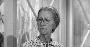 Irene Ryan would walk like Granny of ''The Beverly Hillbillies'' when she  was tired (Full information in the comment 👇👇👇 )..#beverlyhills  #losangeles #hollywood | Facebook