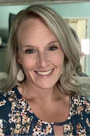 Hattie Hull's Instagram, Twitter & Facebook