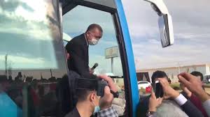 Jul 02, 2021 · erdoğan, daha sonra konuşma yaptığı otobüsün üstünden tank palet işçilerine çay fırlattı. Erdogan In Keyif Cayi Ic Dedigi Servisci Ak Parti Uyesiyim Kirildik Uzulduk Onedio Com