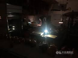 新北市明早10點起「24小時大噴消」 疫情延燒物資搶購潮再起 連保險套都賣光光 社交距 困無大礙。 原始連結更多中央廣播電臺新聞513大停電原因找到了! B53jd2xjyonksm