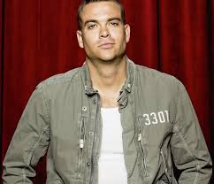 In het echte leven is de acteur amper een paar dagen na zijn 18de verjaardag fors uit de bocht gegaan. Acteur Mark Salling