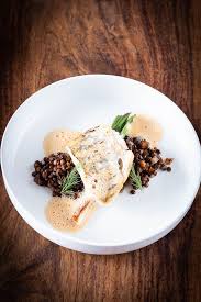 Kürbispüree rezepte gourmet rezepte rezepte mit fisch kochrezepte hackfleisch rezepte vegane desserts fisch essen essen und trinken zander rezept. Zander Mit Beluga Linsen Und Curryschaum Beluga Linsen Rezept Gesunde Fischrezepte Rezepte