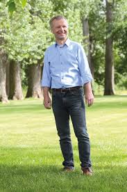 Die niederlage in der stichwahl erklärt er sich damit, dass viele „ein neues gesicht sehen wollen an der spitze im rathaus. Materialien Otto Neuhoff Ihr Burgermeister Fur Bad Honnefotto Neuhoff Ihr Burgermeister Fur Bad Honnef