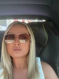 Mel Harvey (@melharveyx) • Instagram photos and videos