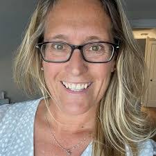 Tara Mack's Instagram, Twitter & Facebook